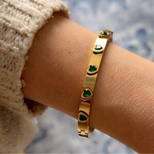 Chic Gold Stainless Steel Bracelet with Green Heart Accents